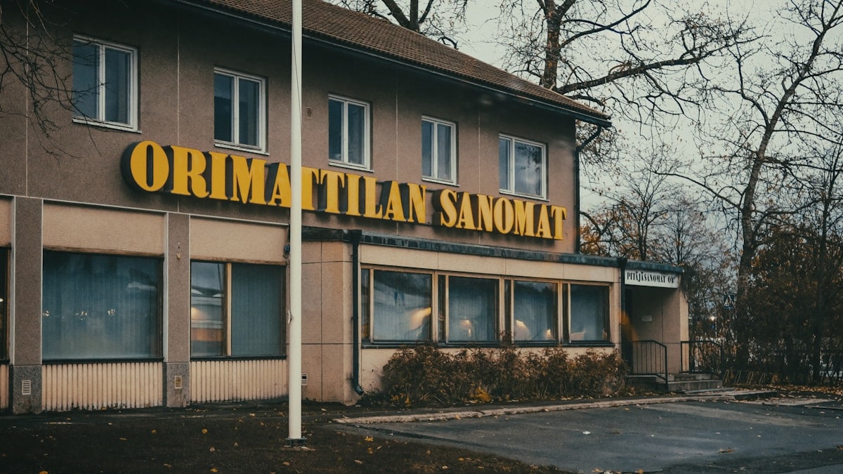 a building that has a sign on the front of it